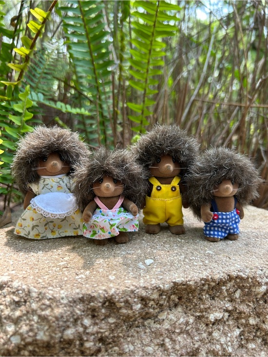 Other - Calico Critters Pickleweed Family ~